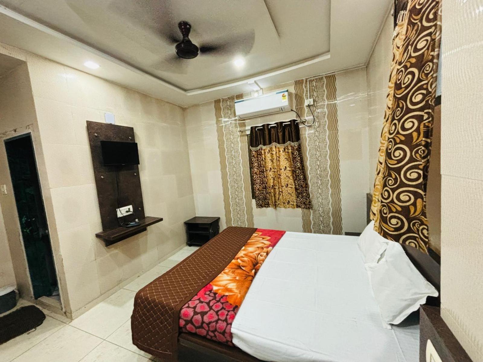 Hotel Shree Nath - 200 Meters From Dwarkadhish Temple Bagian luar foto