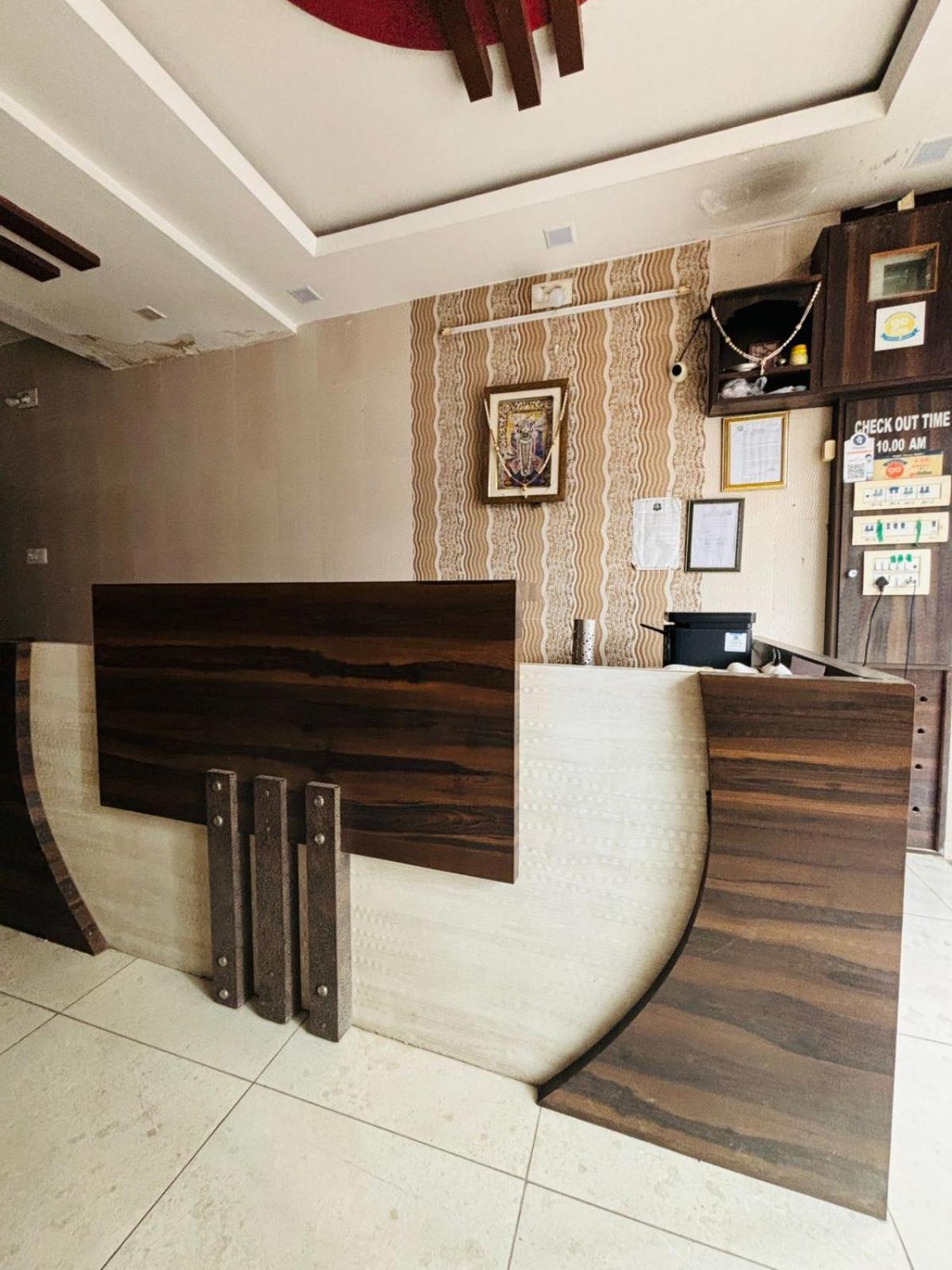 Hotel Shree Nath - 200 Meters From Dwarkadhish Temple Bagian luar foto