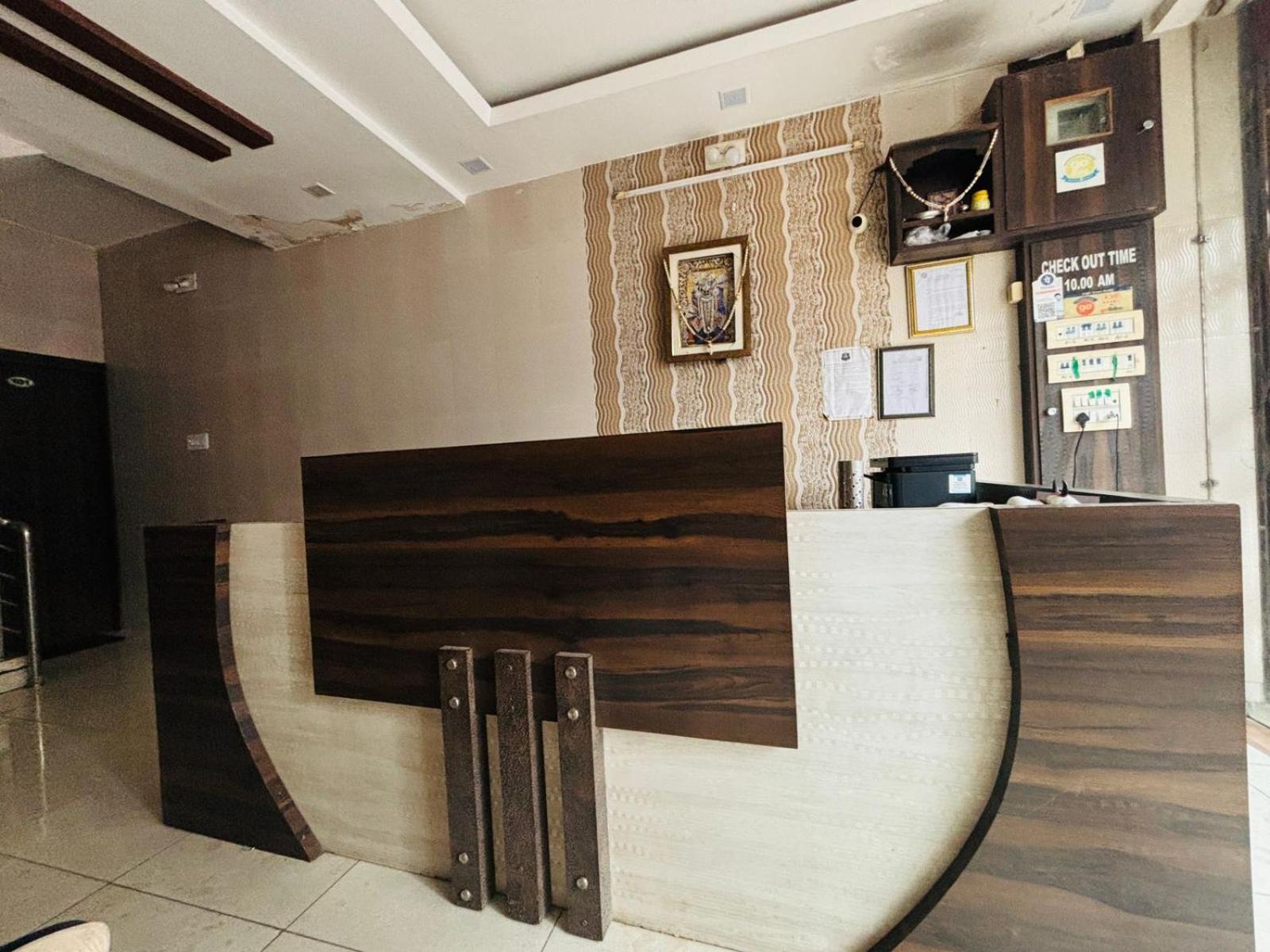 Hotel Shree Nath - 200 Meters From Dwarkadhish Temple Bagian luar foto